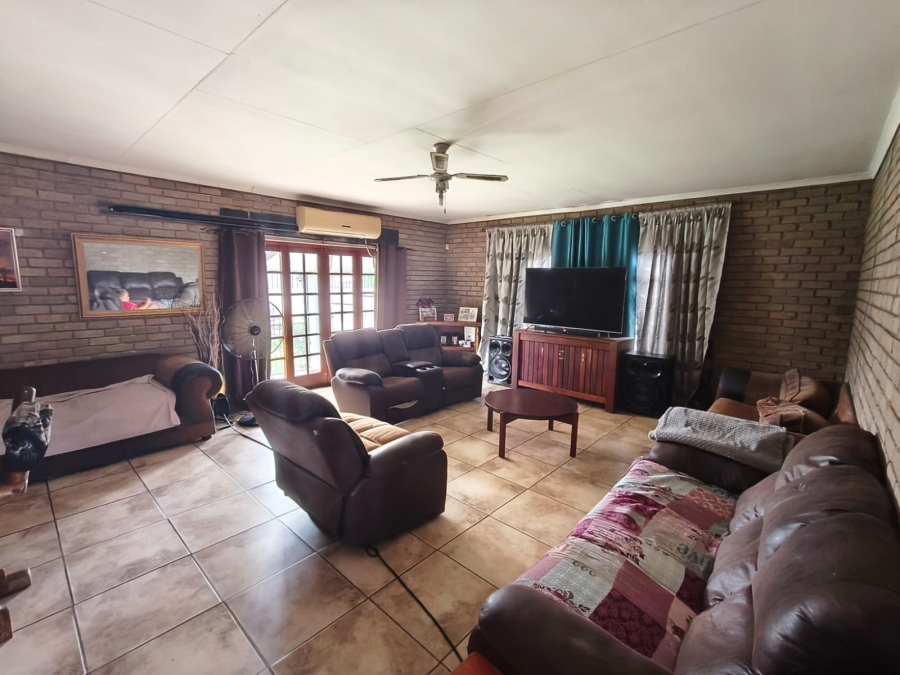 3 Bedroom Property for Sale in Oos Einde North West